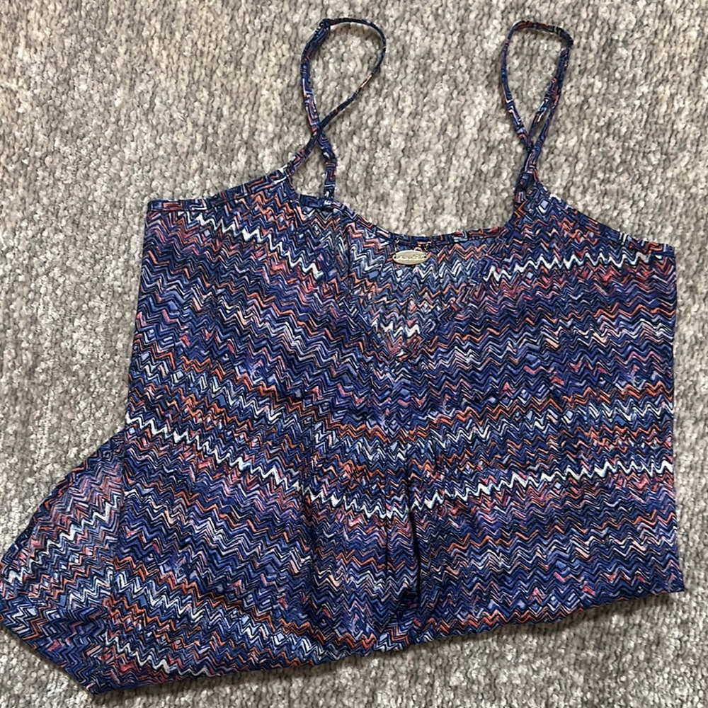 EUC Ali & Chris chevron print top in pinks and purples with cute back detail M